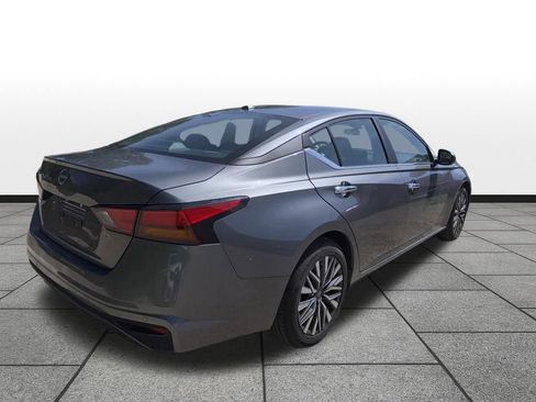 Used 2025 Nissan Altima 2.5 SV FWD image 5