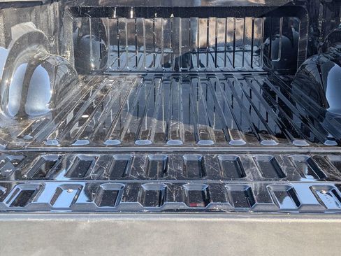 Used 2024 RAM 1500 Laramie image 18