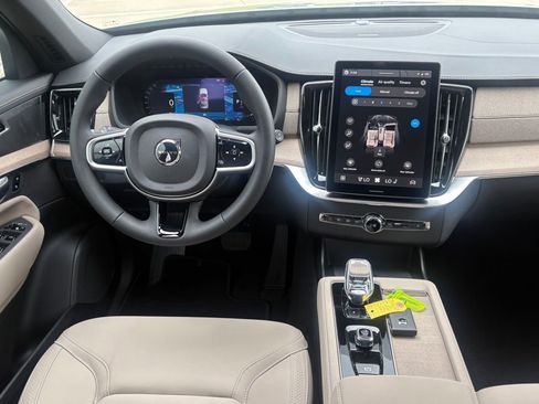 New 2026 Volvo XC90 B5 Plus w/ Protection Package Premier AWD/4WD image 11