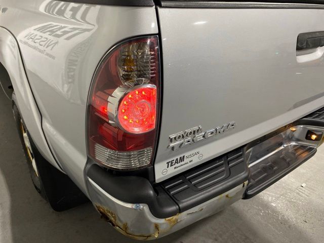 Used 2010 Toyota Tacoma 4x4 Access Cab V6 image 23