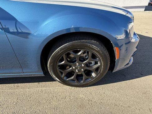 Used 2022 Chrysler 300 Touring L w/ Comfort Group image 24