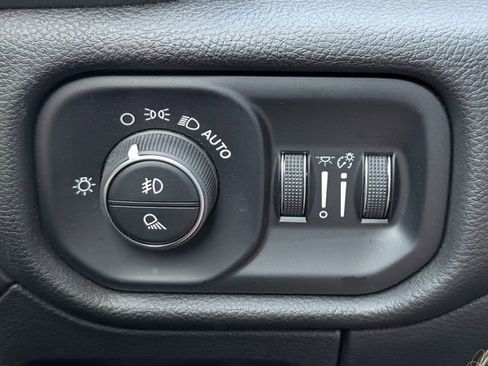 Used 2025 RAM 1500 Big Horn AWD/4WD image 23