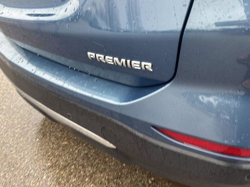 Used 2024 Chevrolet Equinox Premier image 6