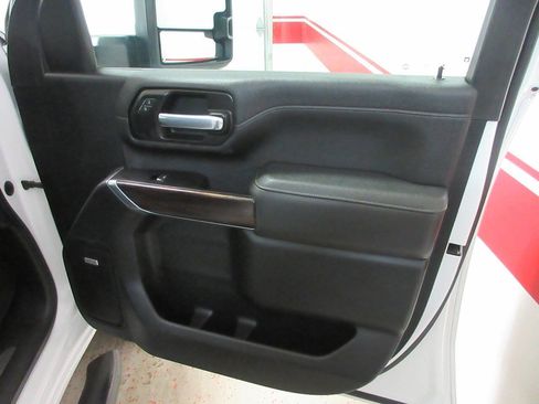 Used 2021 GMC Sierra 2500 SLT w/ SLT Preferred Package image 36