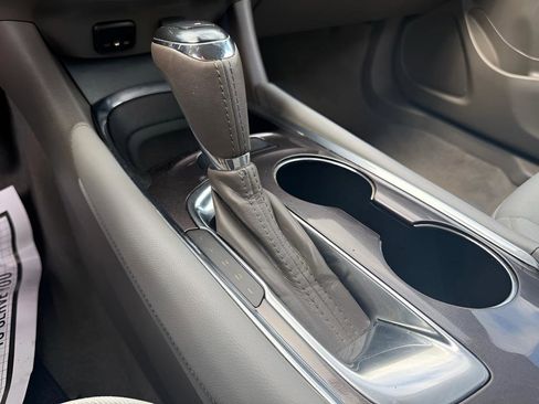 Used 2018 Chevrolet Malibu LT FWD image 31