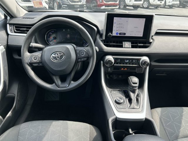 Used 2025 Toyota RAV4 XLE AWD/4WD image 16
