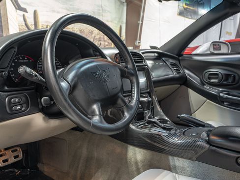 Used 1997 Chevrolet Corvette Coupe w/ Memory Pkg image 15