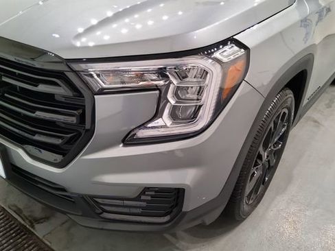 Used 2023 GMC Terrain SLE w/ Driver Convenience Package AWD/4WD image 6