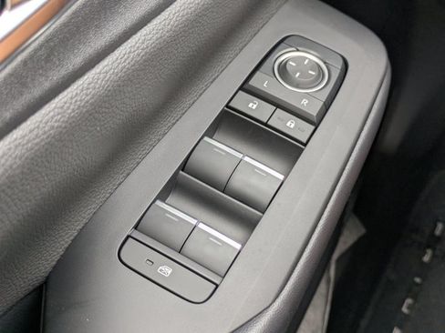 New 2026 Toyota Prius Plug-In Hybrid FWD image 23