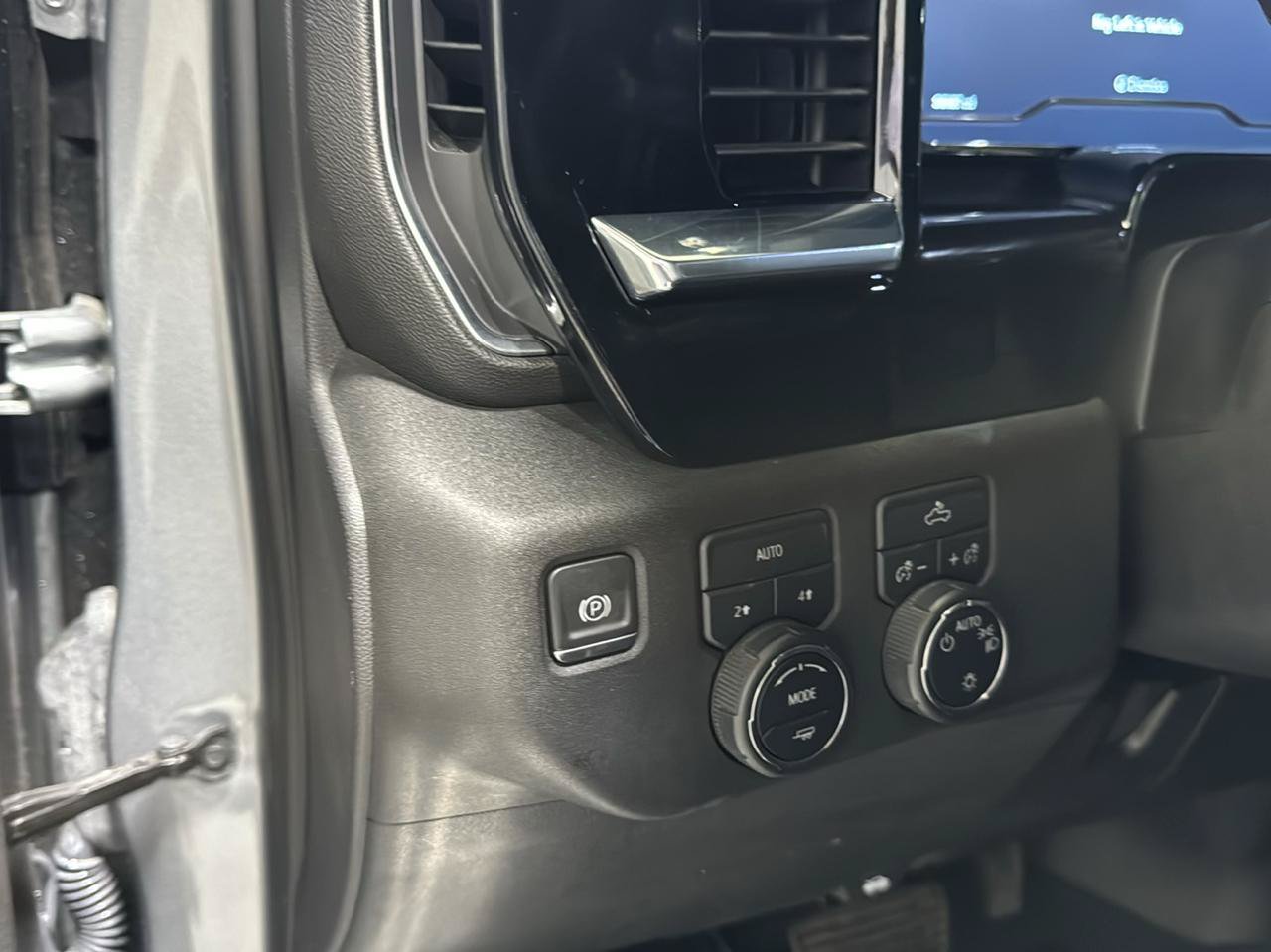 Used 2023 Chevrolet Silverado 1500 LT AWD/4WD image 19