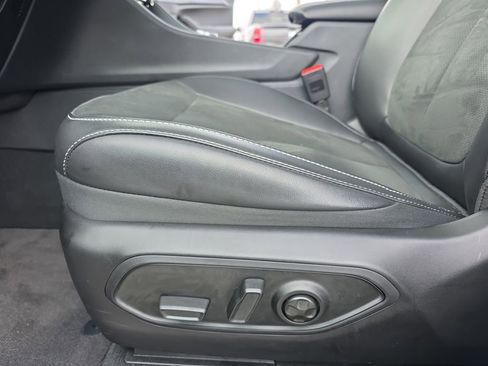 New 2025 Jeep Grand Cherokee Altitude image 28