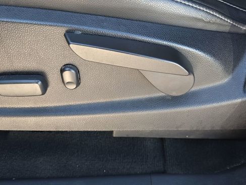 Used 2015 GMC Canyon SLT w/ Driver Alert Package image 19