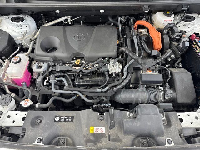 Used 2025 Toyota RAV4 XLE AWD/4WD image 19