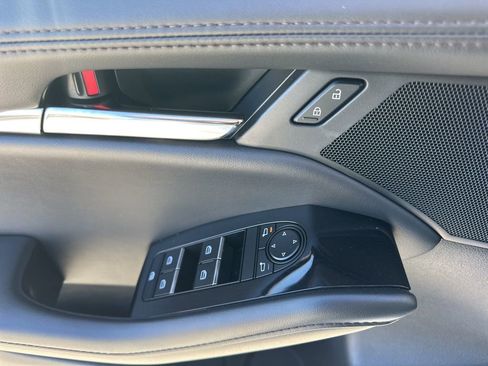 Used 2024 MAZDA MAZDA3 s image 26