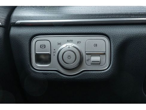 Used 2022 Mercedes-Benz GLS 450 4MATIC image 20