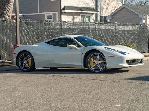 Used 2015 Ferrari 458 Italia Coupe image 9