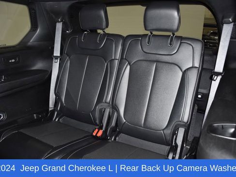 Used 2024 Jeep Grand Cherokee L Limited w/ Luxury Tech Group II image 30