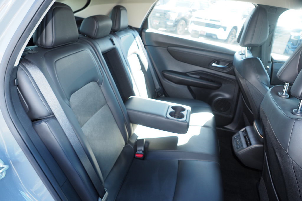 Used 2024 Nissan Ariya FWD image 17
