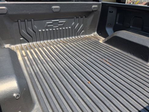 Used 2023 Chevrolet Silverado 1500 LT AWD/4WD image 35