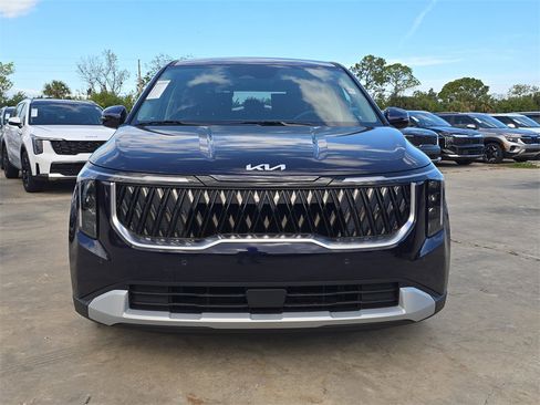 New 2026 Kia Carnival image 3