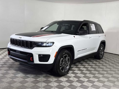 Used 2022 Jeep Grand Cherokee Trailhawk w/ Luxury Tech Group III image 4