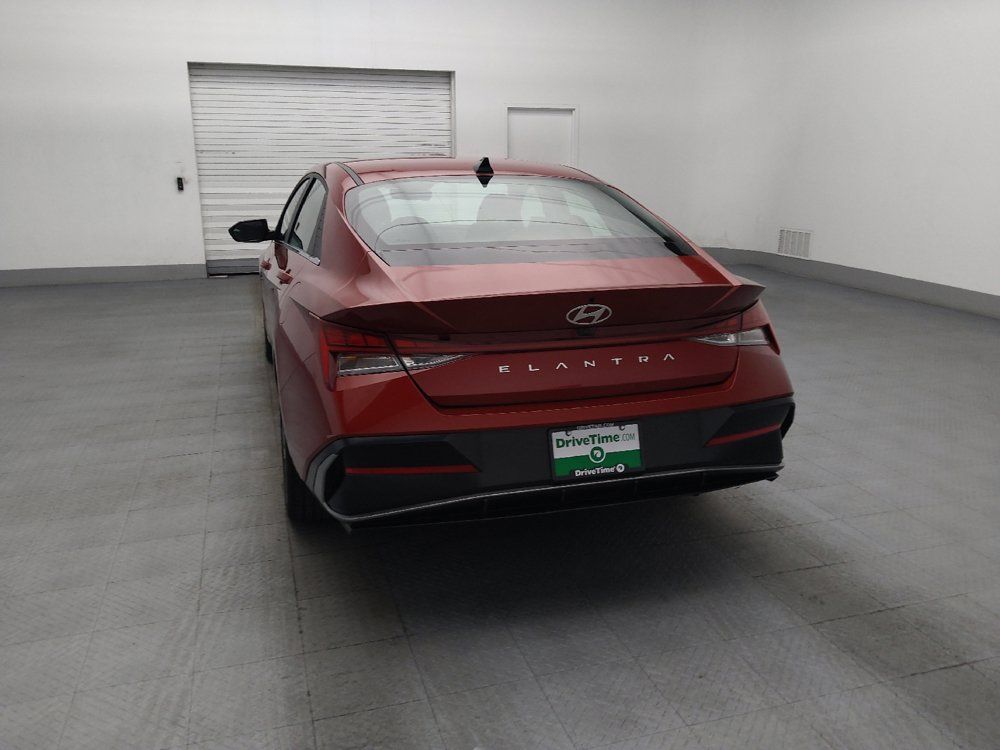 Used 2025 Hyundai Elantra SEL FWD image 6