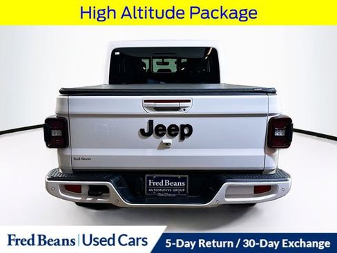 Used 2022 Jeep Gladiator Overland image 10
