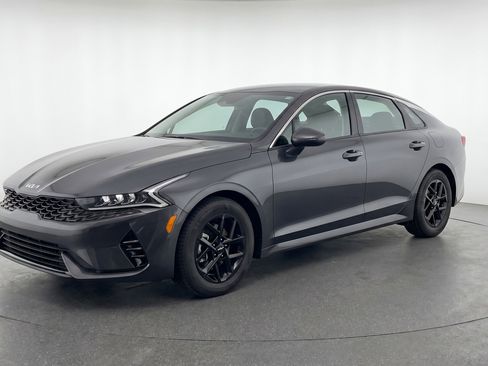 Used 2025 Kia K5 LXS image 3