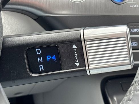Certified 2025 Hyundai Kona SEL AWD/4WD image 34
