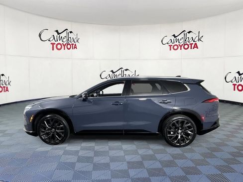 Used 2025 Toyota Crown Signia image 4