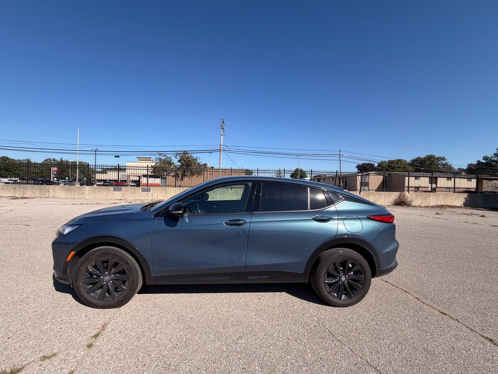 Used 2024 Buick Envista Sport Touring w/ Convenience I Package FWD image 5