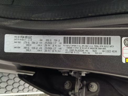 Used 2020 RAM 1500 Laramie AWD/4WD image 19