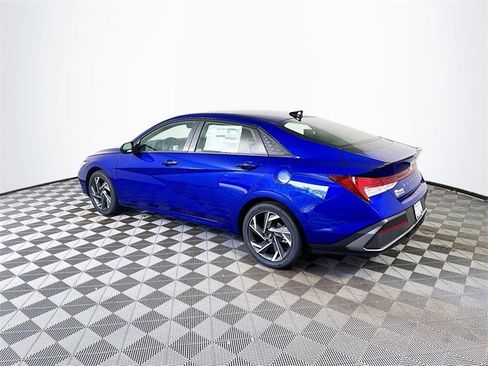 New 2025 Hyundai Elantra SEL image 6
