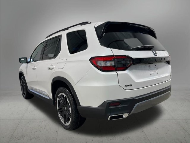 New 2026 Honda Pilot Touring image 3