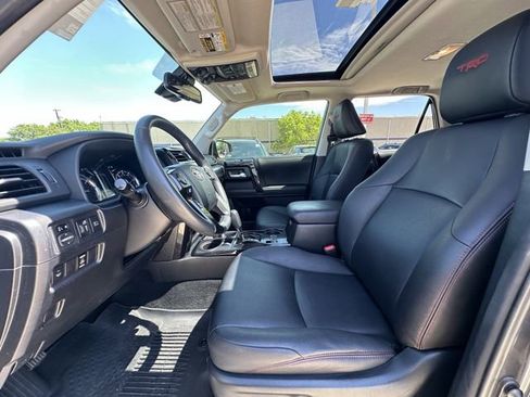 Used 2020 Toyota 4Runner Venture w/ Moonroof Package AWD/4WD image 25
