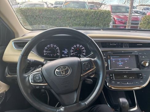 Used 2017 Toyota Avalon Limited image 13