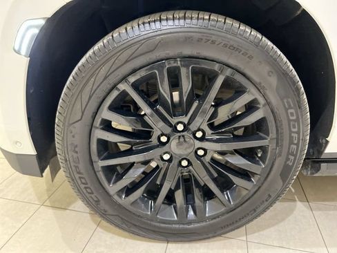 Used 2023 GMC Yukon XL Denali w/ Denali Reserve Package AWD/4WD image 32