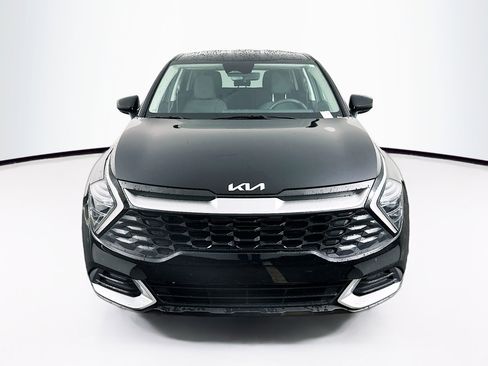 Used 2025 Kia Sportage LX FWD image 2