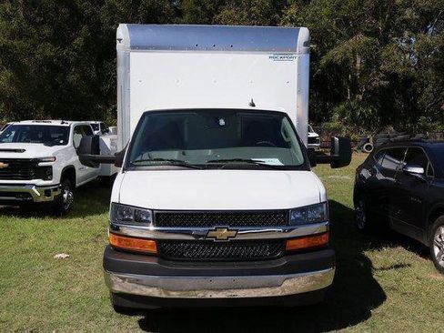 New 2025 Chevrolet Express 4500 w/ Power Convenience Package image 2