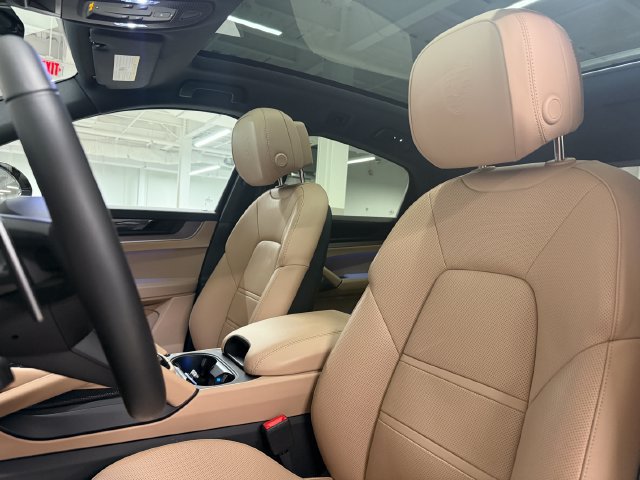Certified 2026 Porsche Cayenne E-Hybrid Coupe AWD/4WD image 26