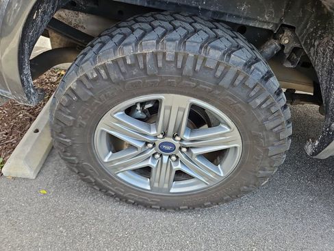 Used 2019 Ford F150 XLT w/ Equipment Group 302A Luxury image 8