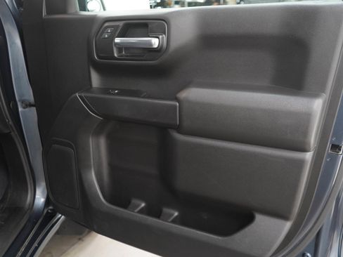 Used 2019 Chevrolet Silverado 1500 Custom Trail Boss AWD/4WD image 9