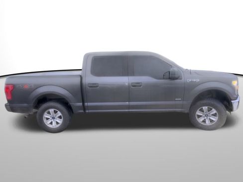 Used 2015 Ford F150 XLT image 9
