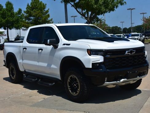 New 2025 Chevrolet Silverado 1500 ZR2 w/ Technology Package image 3