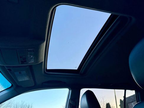 Used 2012 Toyota Highlander SE image 11