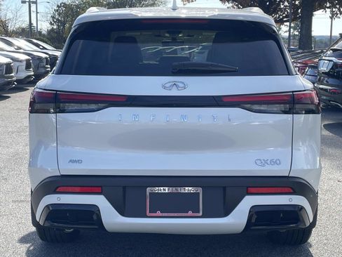Certified 2025 INFINITI QX60 Luxe image 3