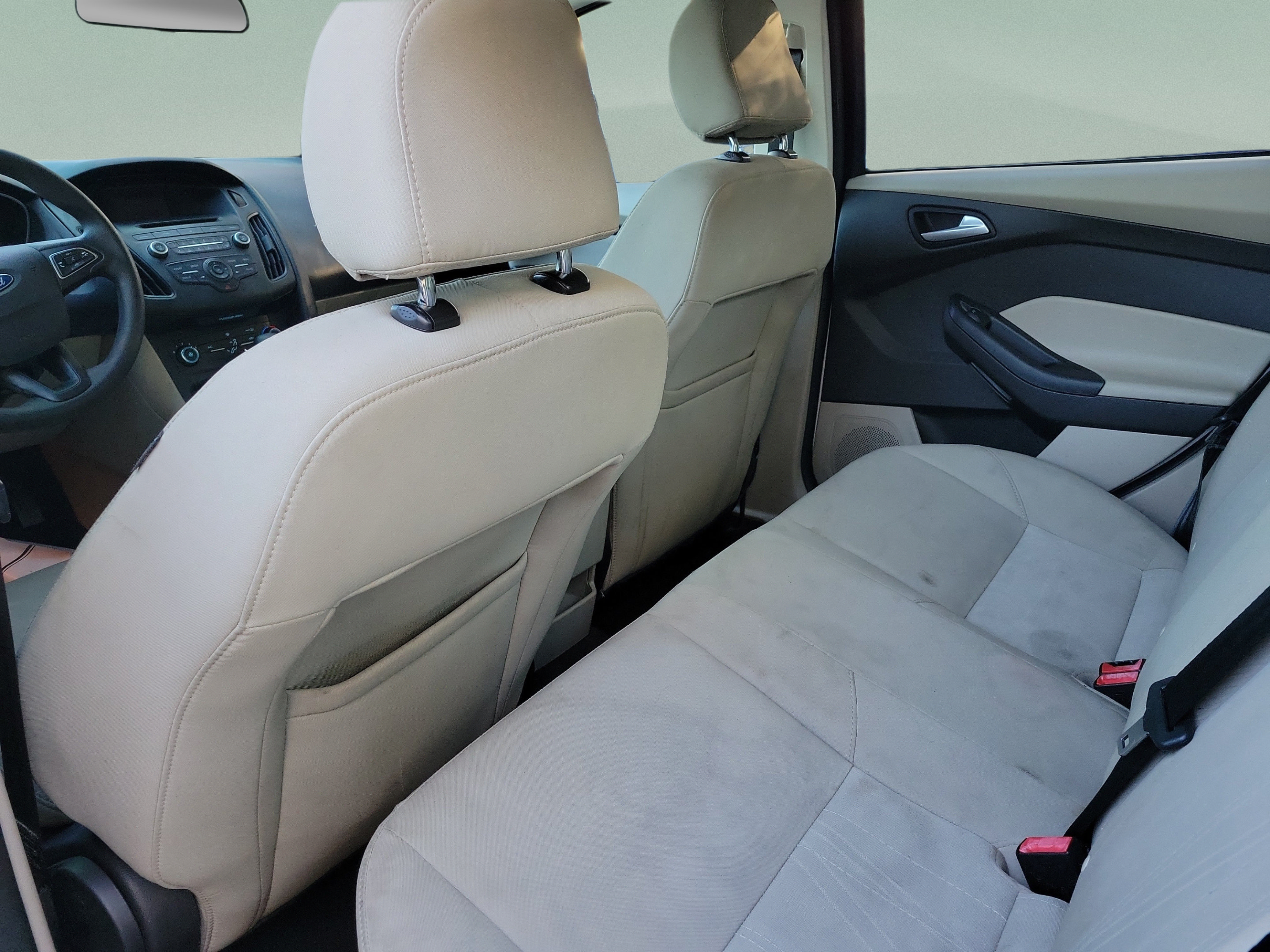Used 2017 Ford Focus SE FWD image 5
