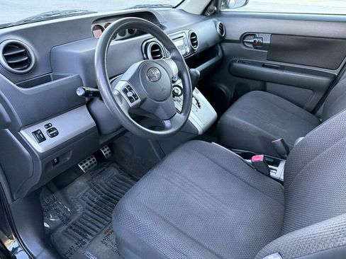 Used 2008 Scion xB FWD image 10