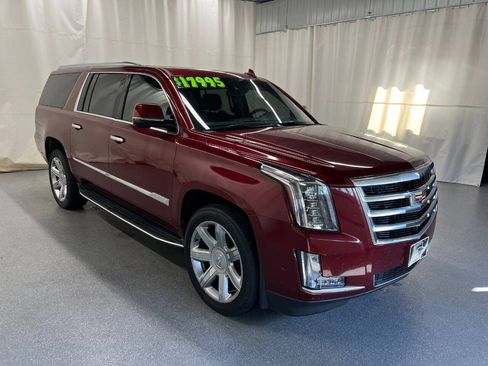 Used 2017 Cadillac Escalade ESV Luxury AWD/4WD image 3