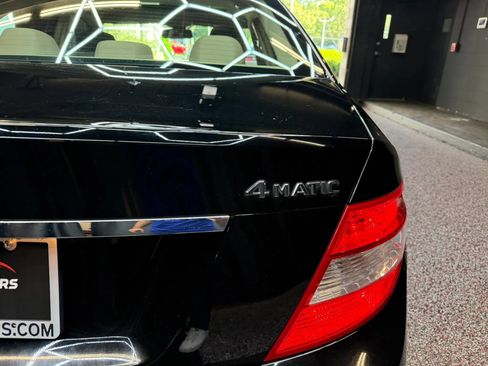 Used 2009 Mercedes-Benz C 300 4MATIC Sedan image 7